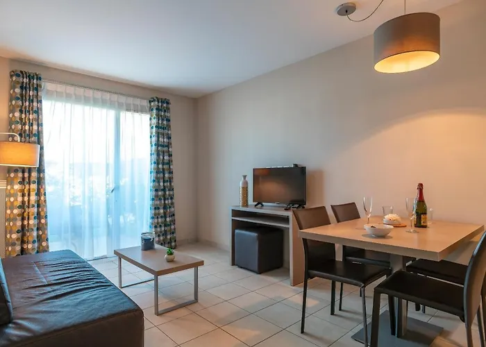 Les Sables 504 - Appt Avec Piscine Partagee